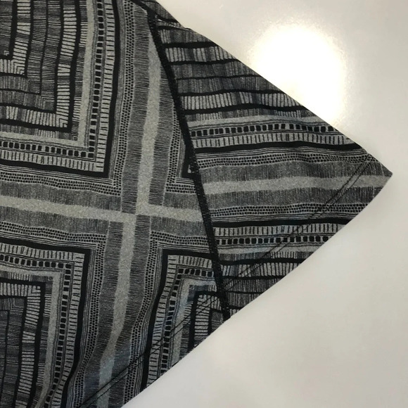 Flabetics Gray Aztec Tribal Tank Top Size Xsmall - Picture 4 of 5